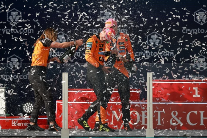 Oscar Piastri celebra su victoria en el Gran Premio de Miami 2025 con McLaren F1